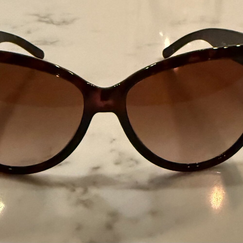 Tory Burch Sunglasses (Tortoise)